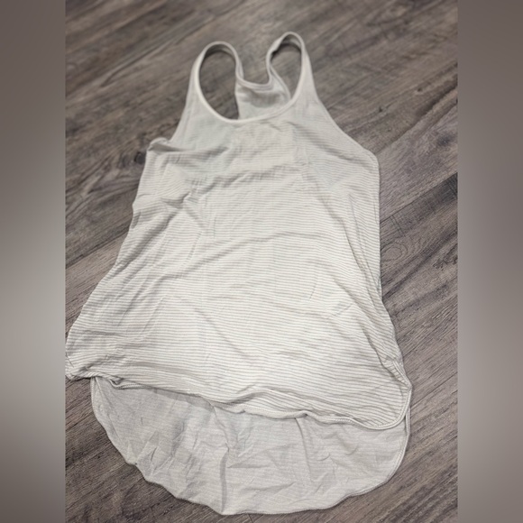 Lulu Razorback Tank! - Picture 2 of 3